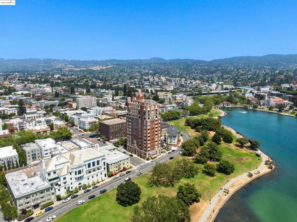 Oakland, CA 94610,492 Staten Ave #301
