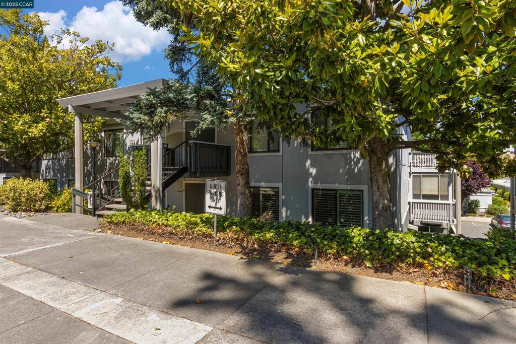 Walnut Creek, CA 94595,2400 Pine Knoll Dr #12