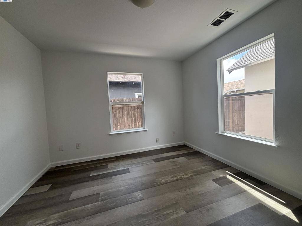 Sacramento, CA 95815,2621 Altos Ave
