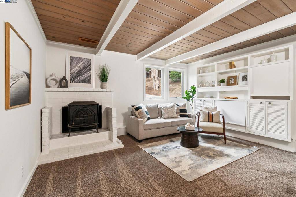 Pacifica, CA 94122,1536 Grand Ave