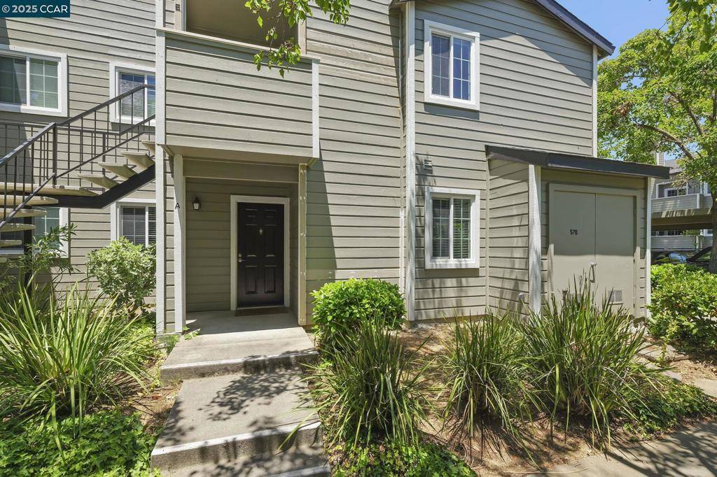 Oakland, CA 94605,570 Canyon Oaks Dr #A