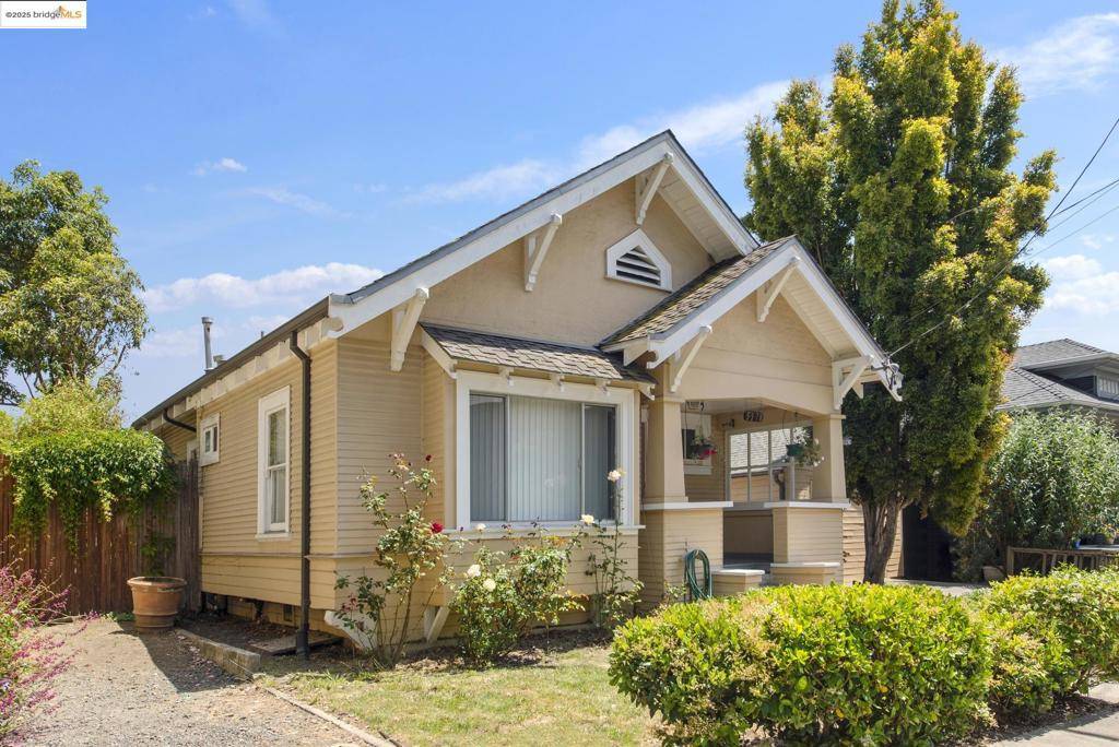 Oakland, CA 94618,5378 Locksley Ave