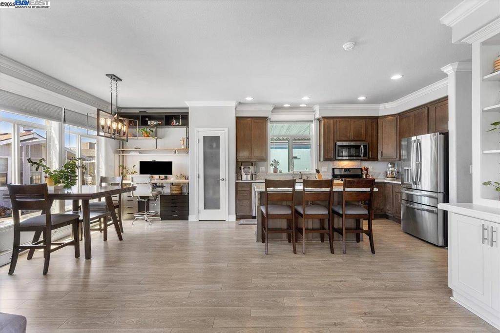 Redwood City, CA 94063,3015 E Bayshore Road #423