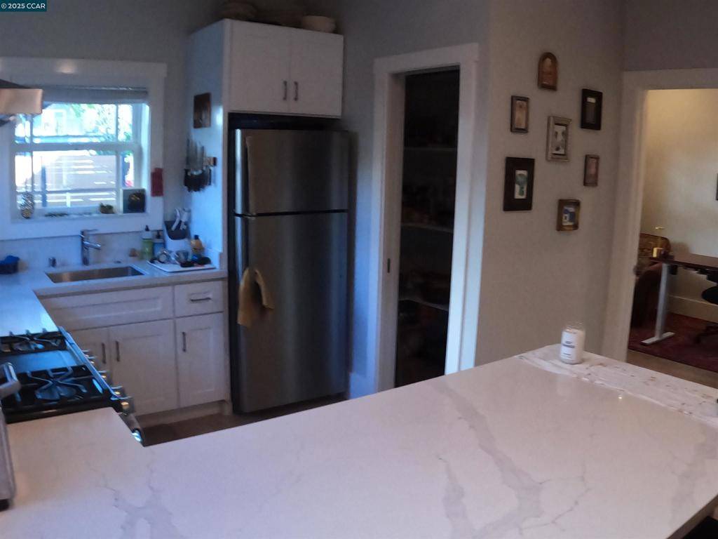 Berkeley, CA 94702,1329 Hopkins St