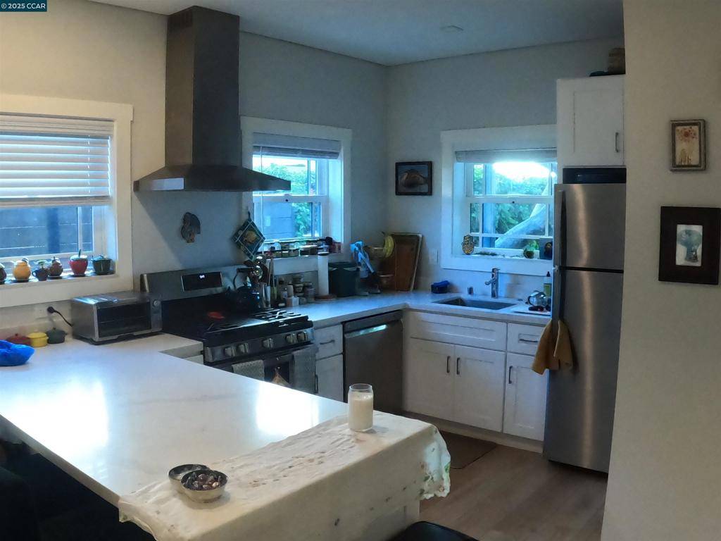 Berkeley, CA 94702,1329 Hopkins St