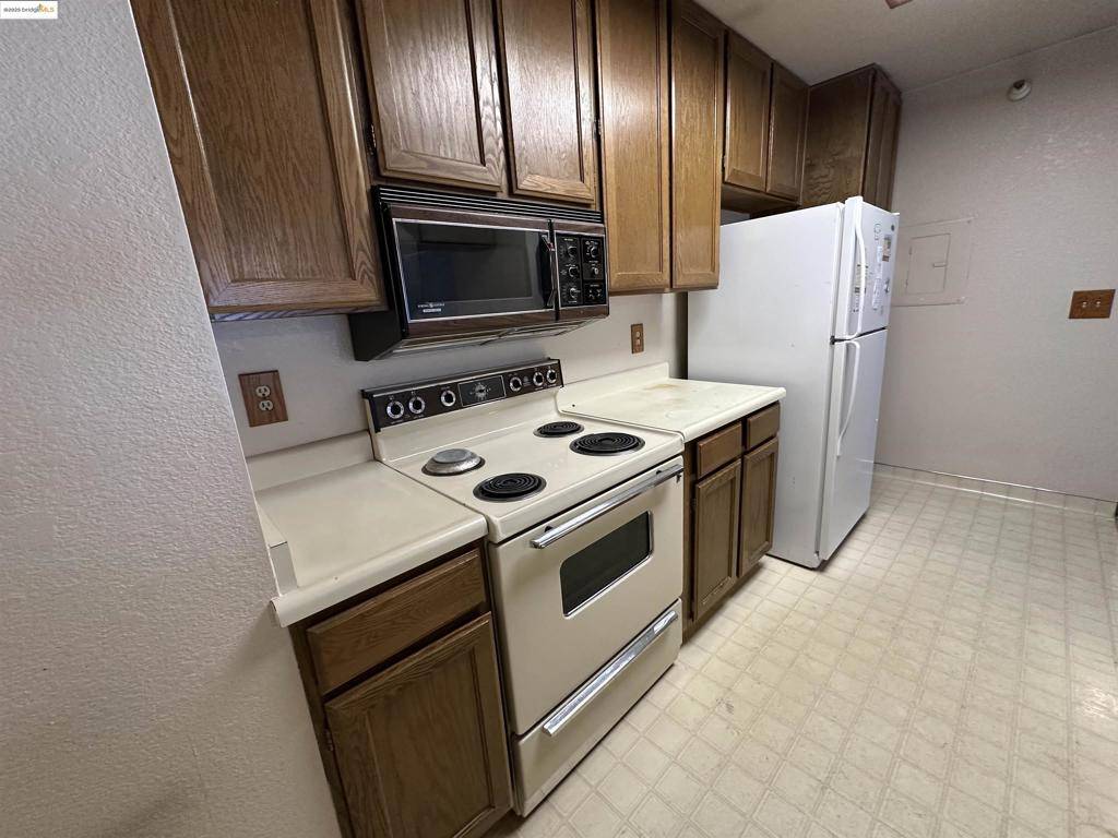 San Mateo, CA 94401,240 N Bayshore Blvd #303