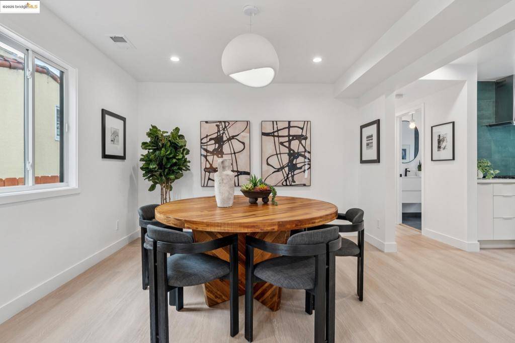 Berkeley, CA 94702,1207 Cedar St