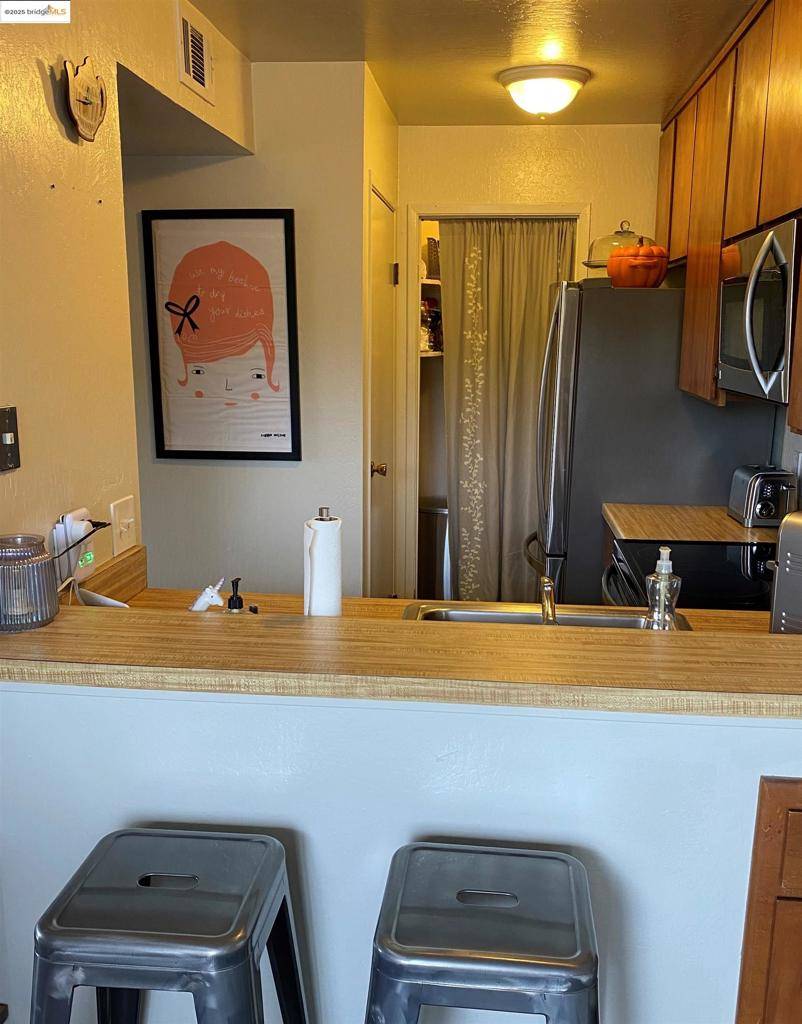 Concord, CA 94520,2398 Walters Way #6