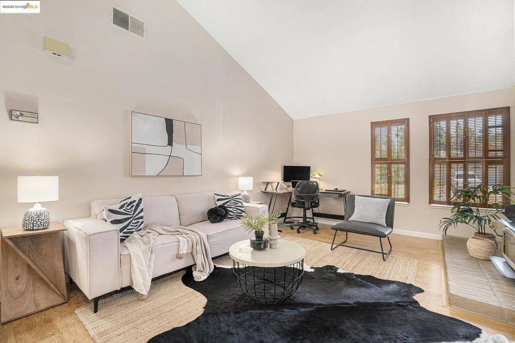 Martinez, CA 94553-4151,1039 Village Oaks Drive