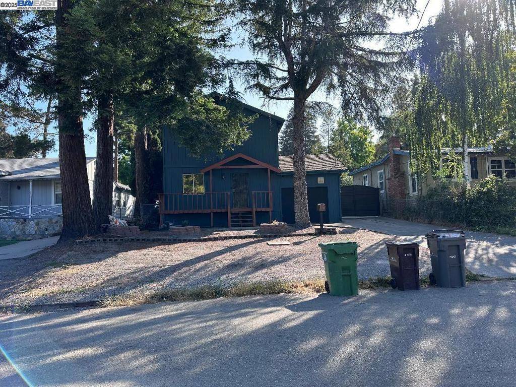 Oakland, CA 94605,8065 earl st