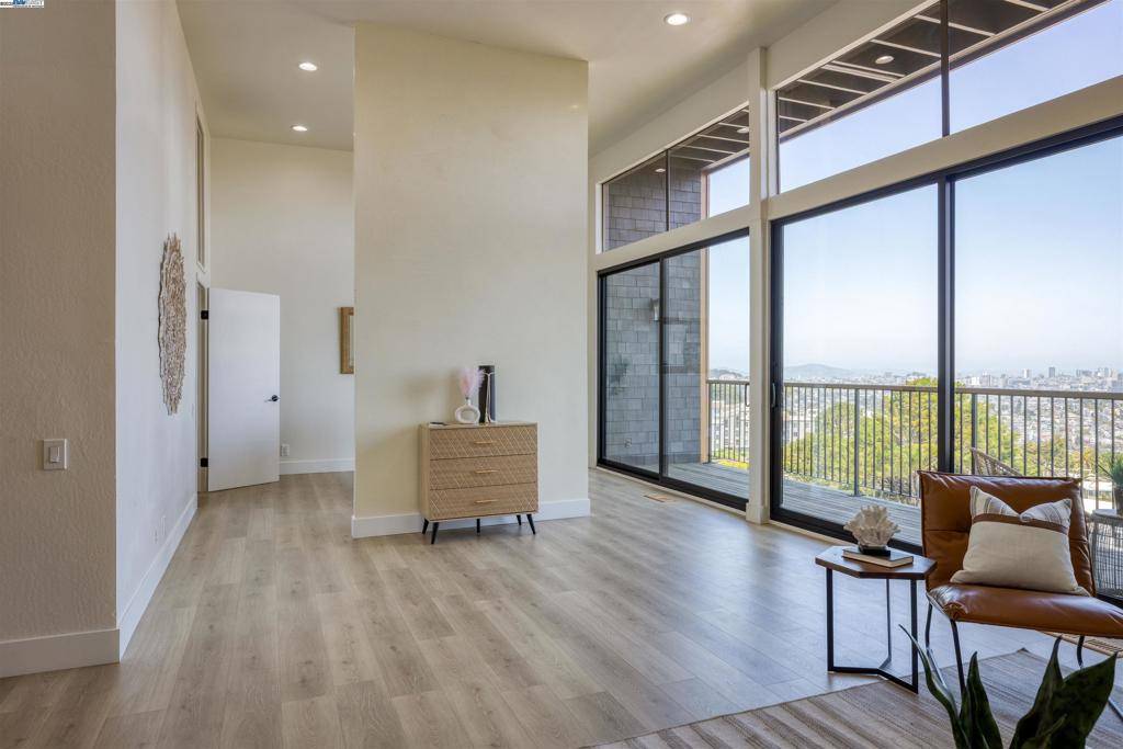 San Francisco, CA 94131,17 Ora Way
