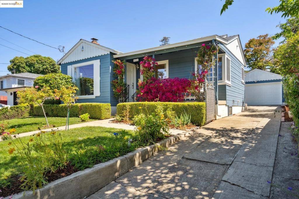 Oakland, CA 94619,4332 Hyacinth Ave