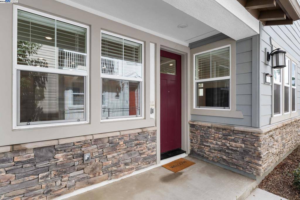 Newark, CA 94560,37450 Watersail Way