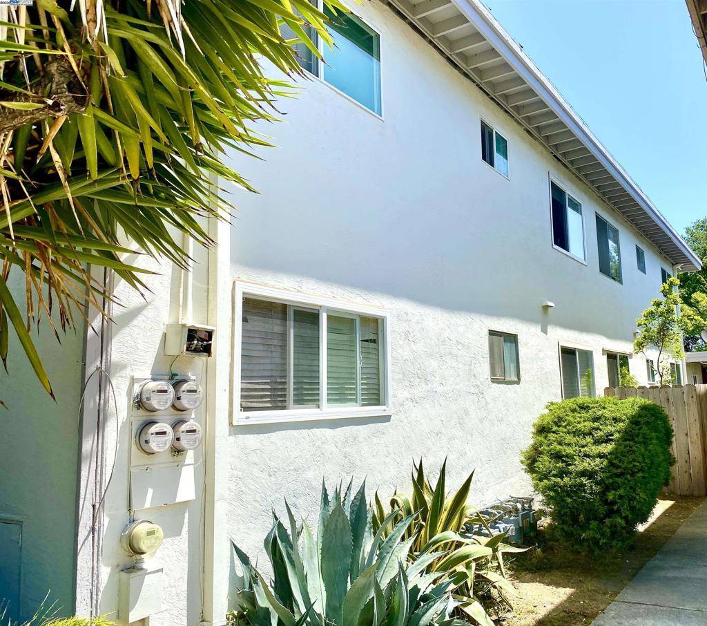 Castro Valley, CA 94546-5249,2541 Denning Ct