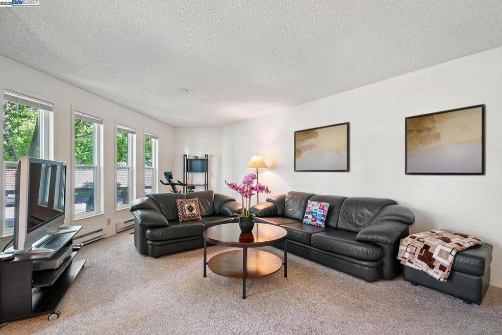 Fremont, CA 94538,39490 Albany Cmn #U