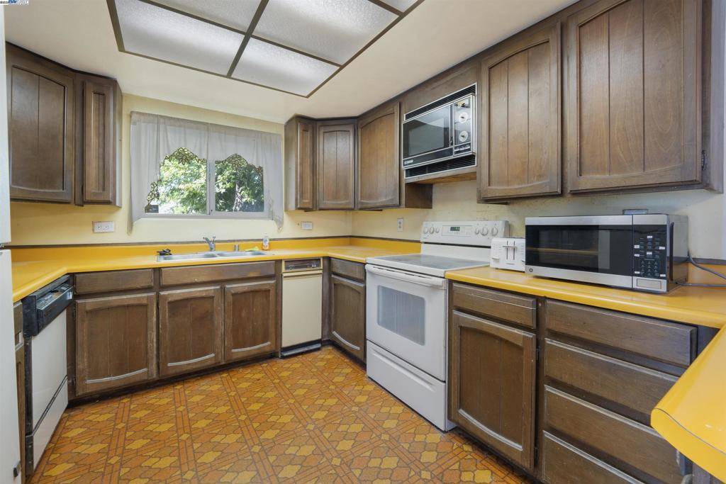 Livermore, CA 94551,252 Martin Avenue