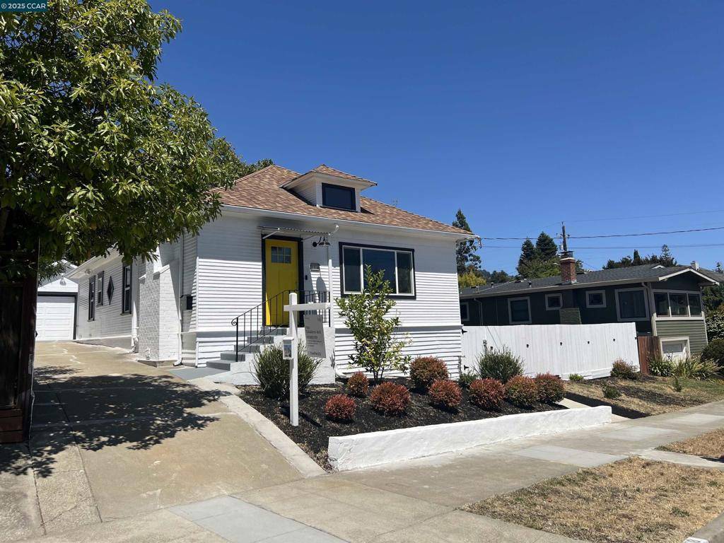 Oakland, CA 94602,2718 Carmel St