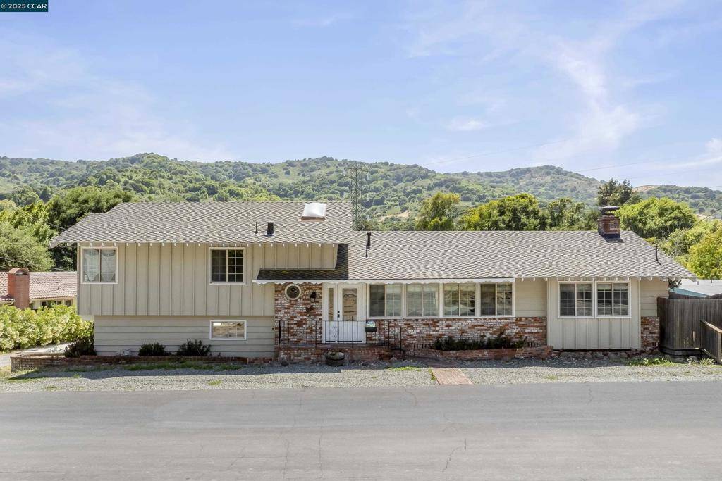 El Sobrante, CA 94803,6180 HILLSIDE DRIVE