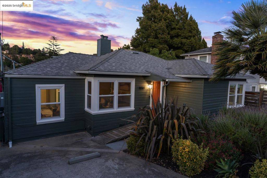 Oakland, CA 94605,8024 Earl Street