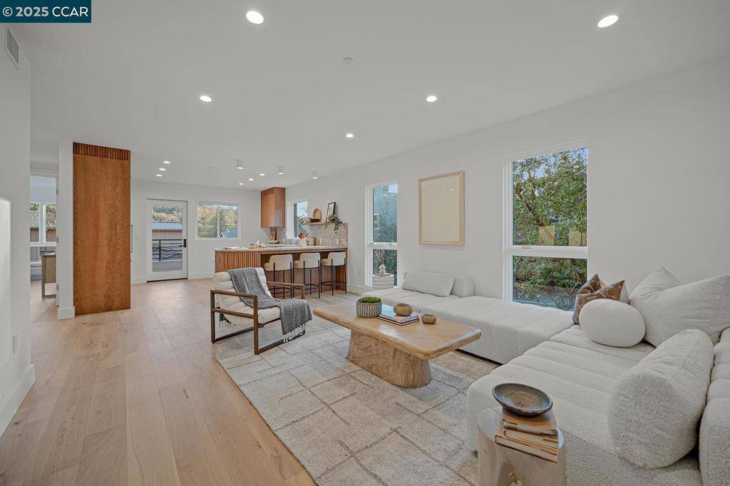 Lafayette, CA 94549,3742 Mt. Diablo Blvd #WOODHAVEN 2A