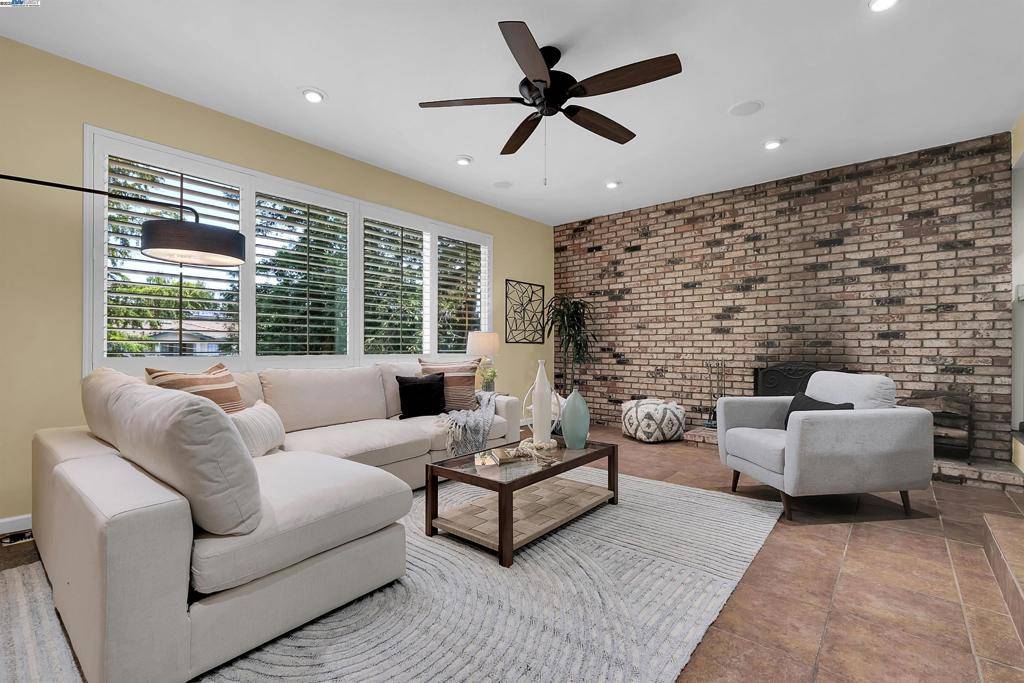 Castro Valley, CA 94546,17561 Vineyard Rd