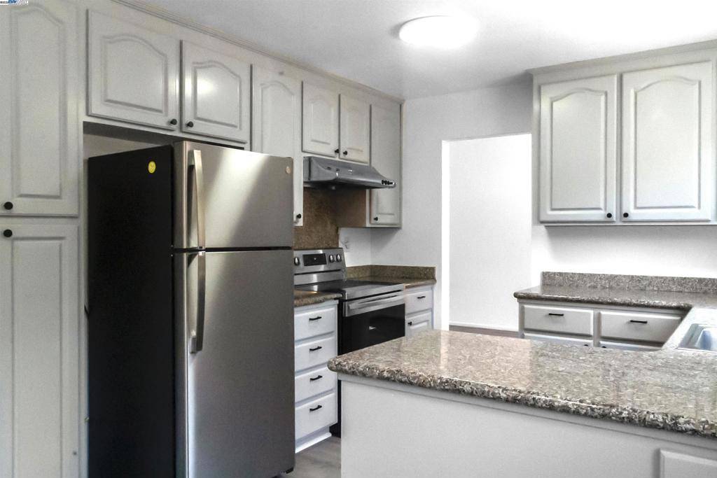Daly City, CA 94015,664 Gellert Blvd