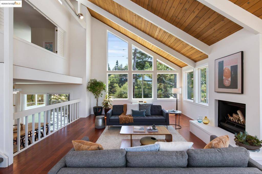 Oakland, CA 94611,6025 Chelton Dr