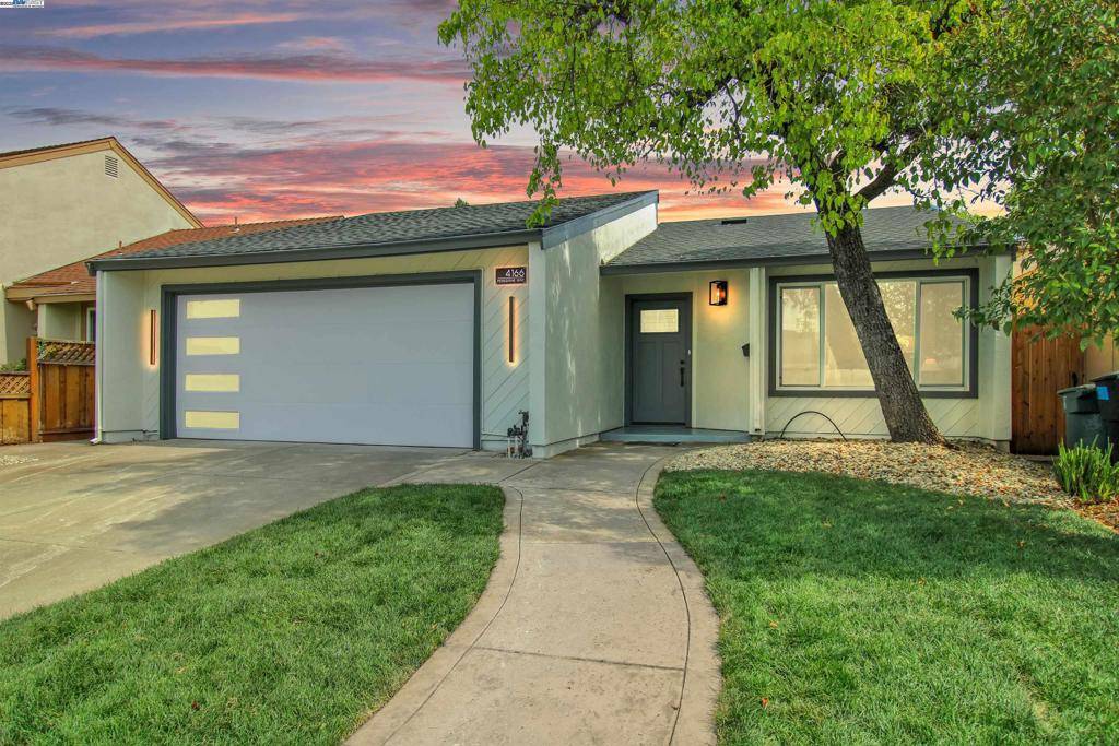 Pleasanton, CA 94566,4166 Peregrine Way