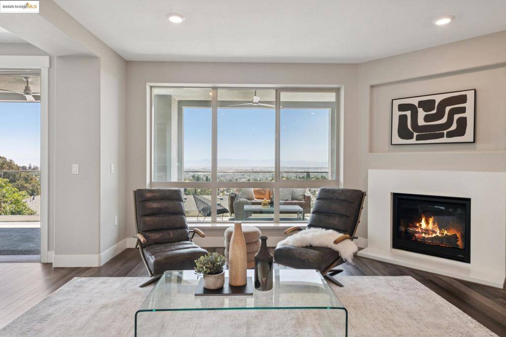 Oakland, CA 94605,6757 Skyview Dr