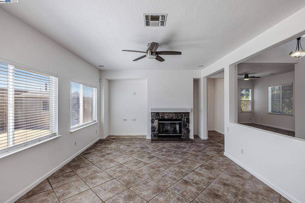 Lathrop, CA 95330,13238 Cedarbrook Way