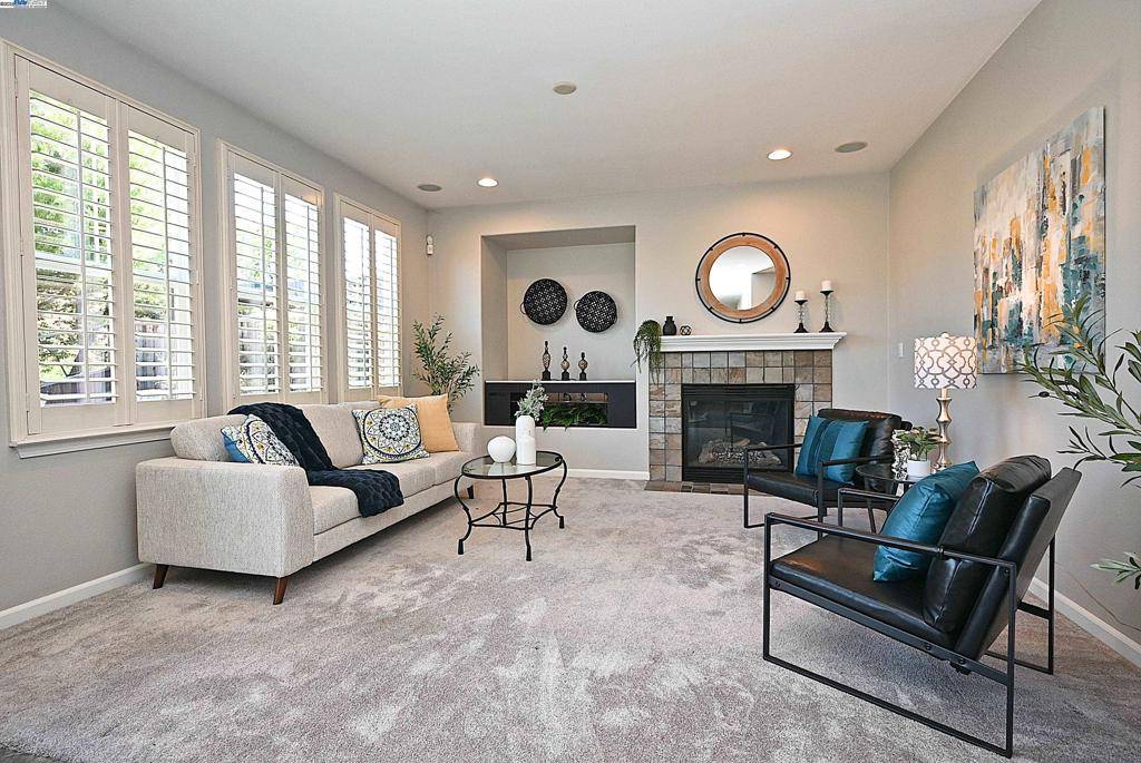 San Ramon, CA 94582,1628 Banbury Dr