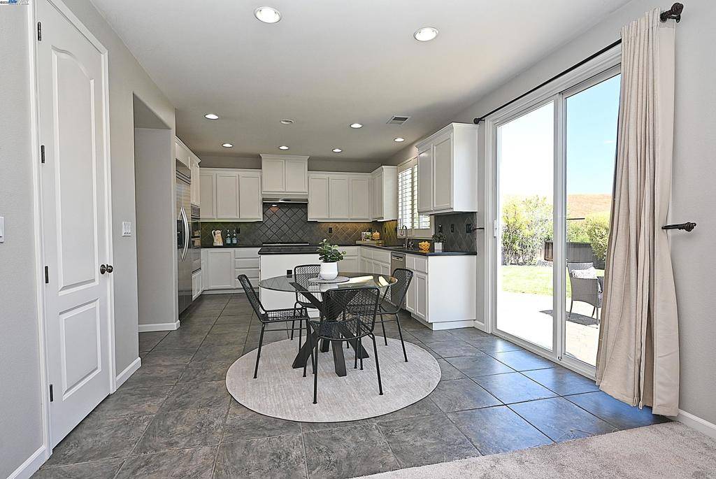San Ramon, CA 94582,1628 Banbury Dr