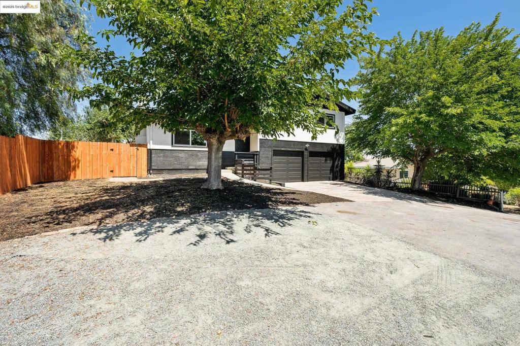 Martinez, CA 94553,4212 Valley Ave
