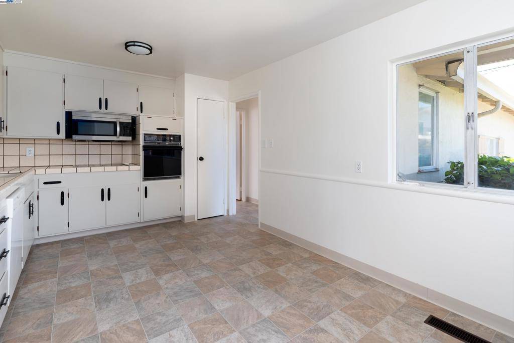 San Leandro, CA 94579,974 KRAMER ST