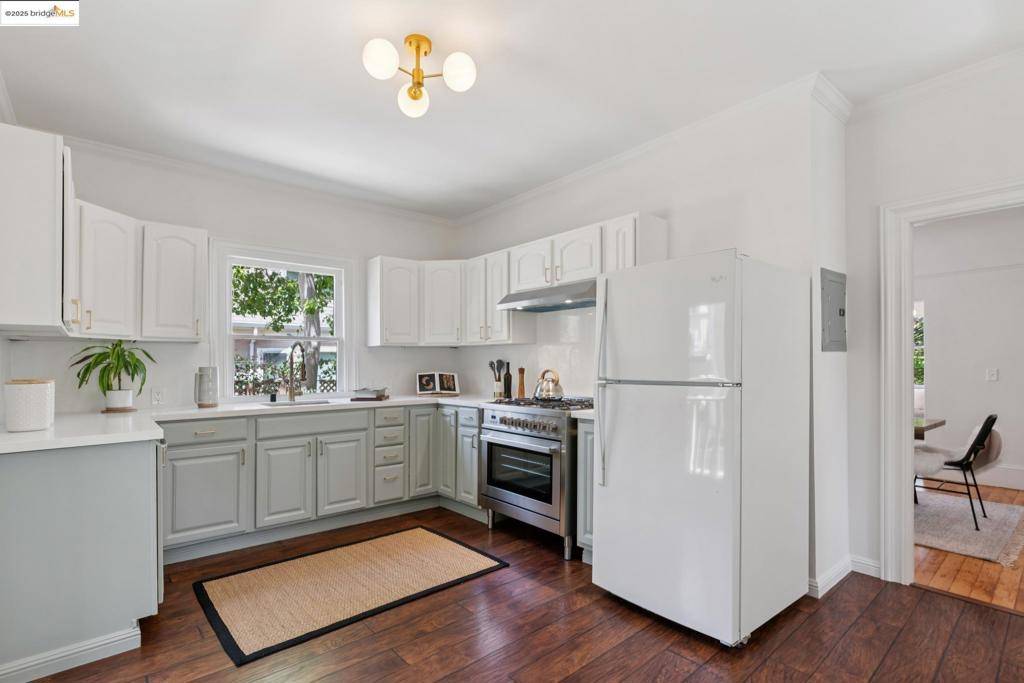 Berkeley, CA 94704,2132 Haste St