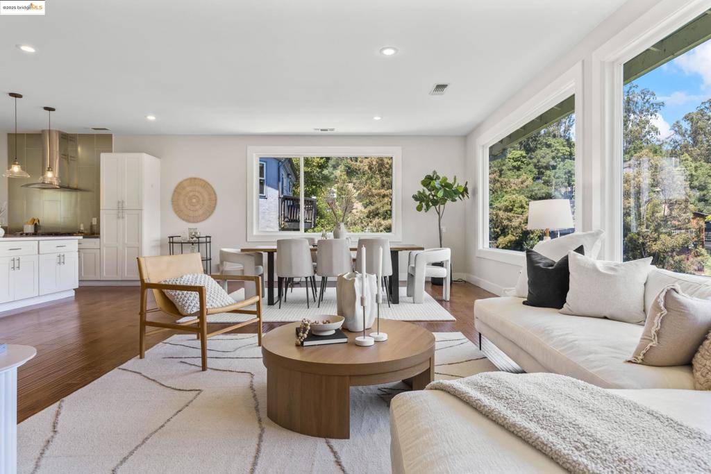 Oakland, CA 94611,6220 Valley View Rd