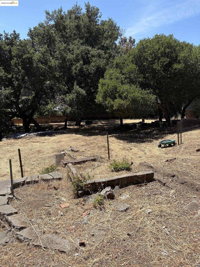 Oakland, CA 94619,5415 Leona Street