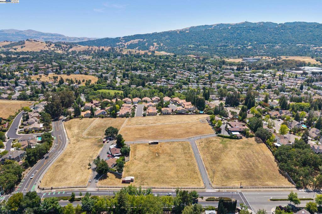 Pleasanton, CA 94566,4558 Bernal Ave