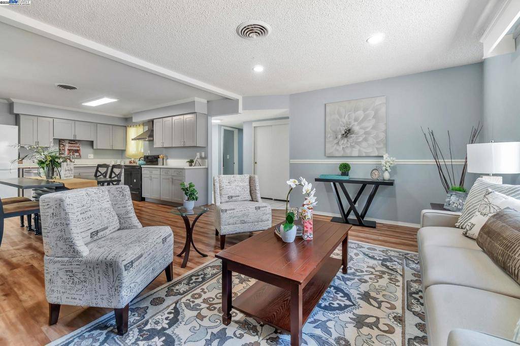 Sacramento, CA 95842,6013 Green Glen Way