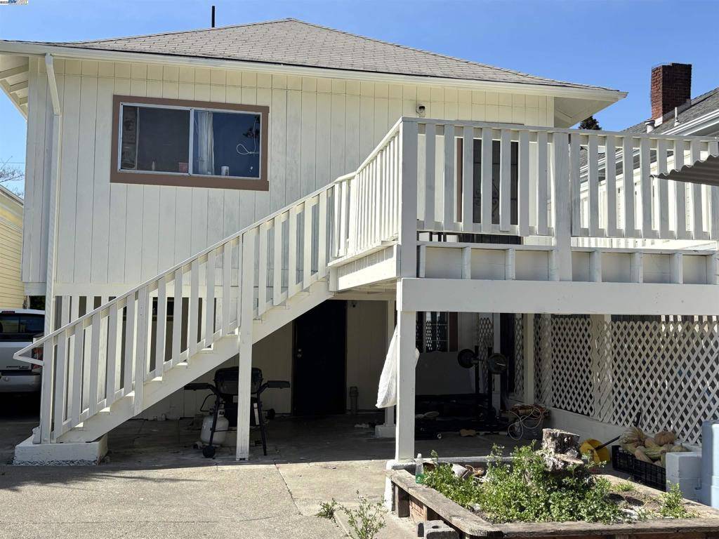 Oakland, CA 94601,2042 Rosedale Ave.