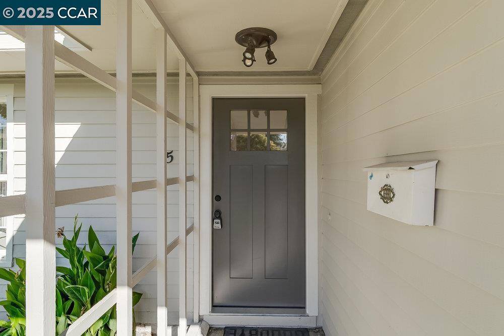 Pittsburg, CA 94565,65 Locust Dr