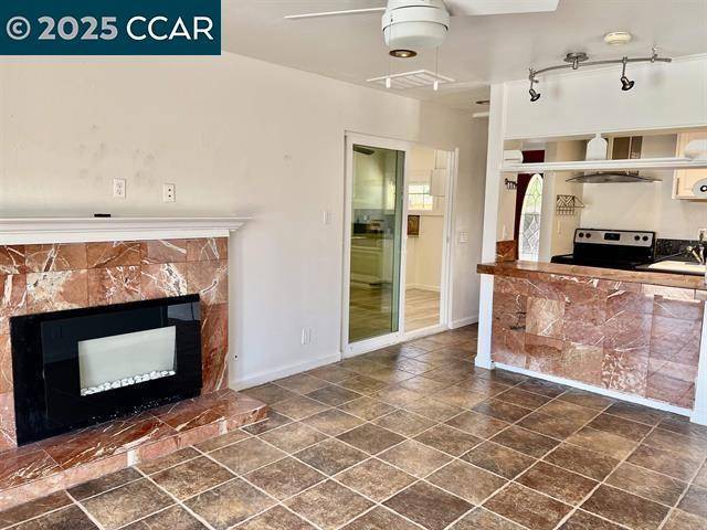 Moraga, CA 94553,35 Kent Ct.