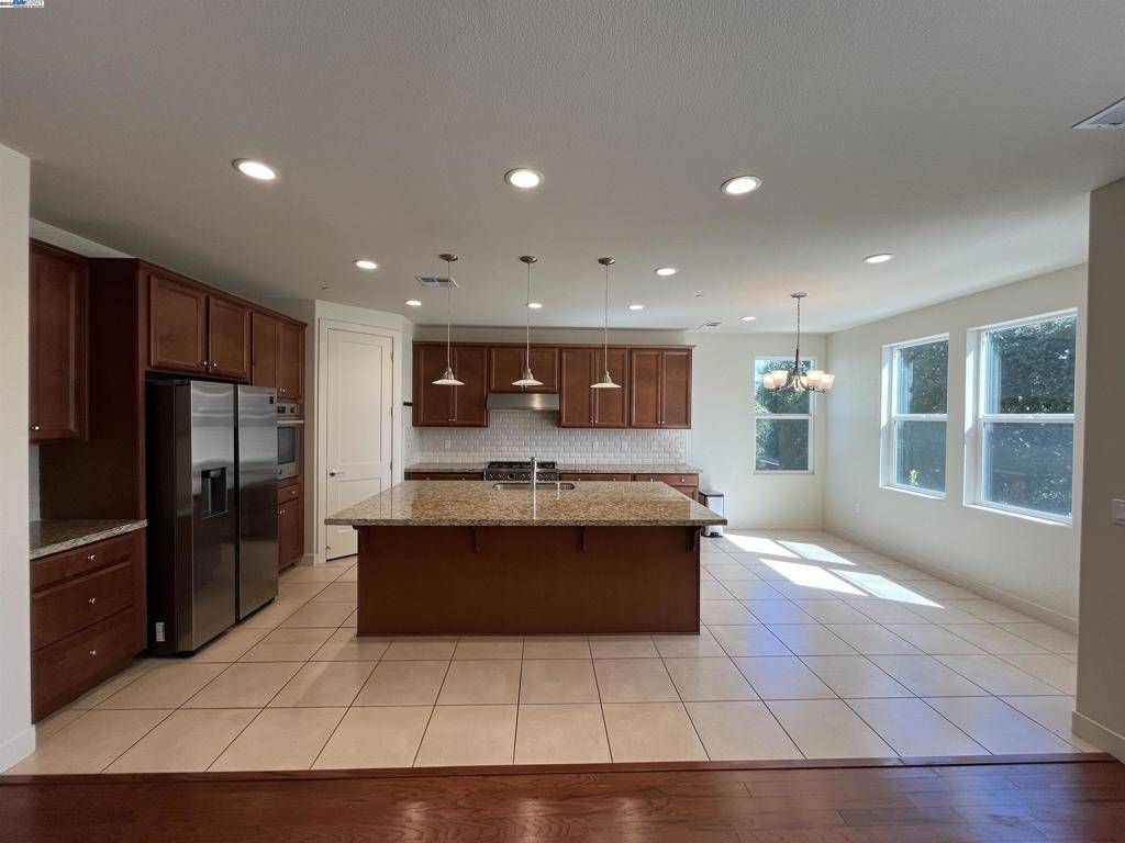 Castro Valley, CA 94546,17659 Whisper Ln