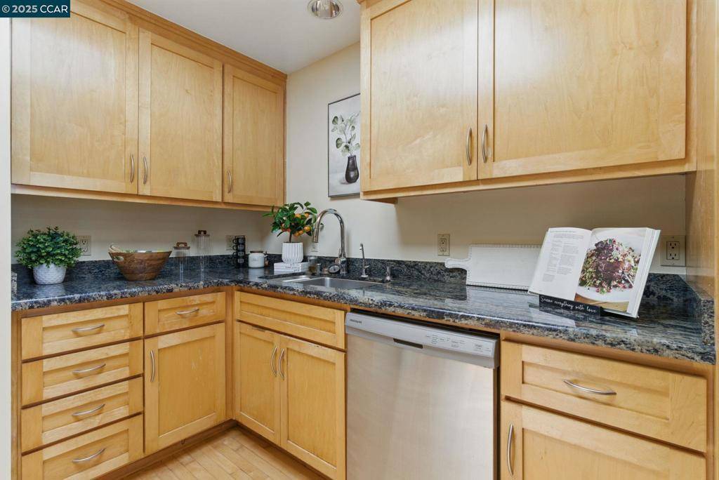 San Francisco, CA 94112,71 Gladstone Drive