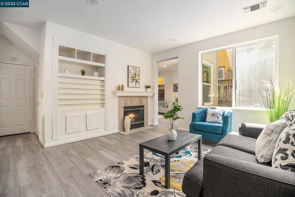 Martinez, CA 94563,112 Hemingway Common