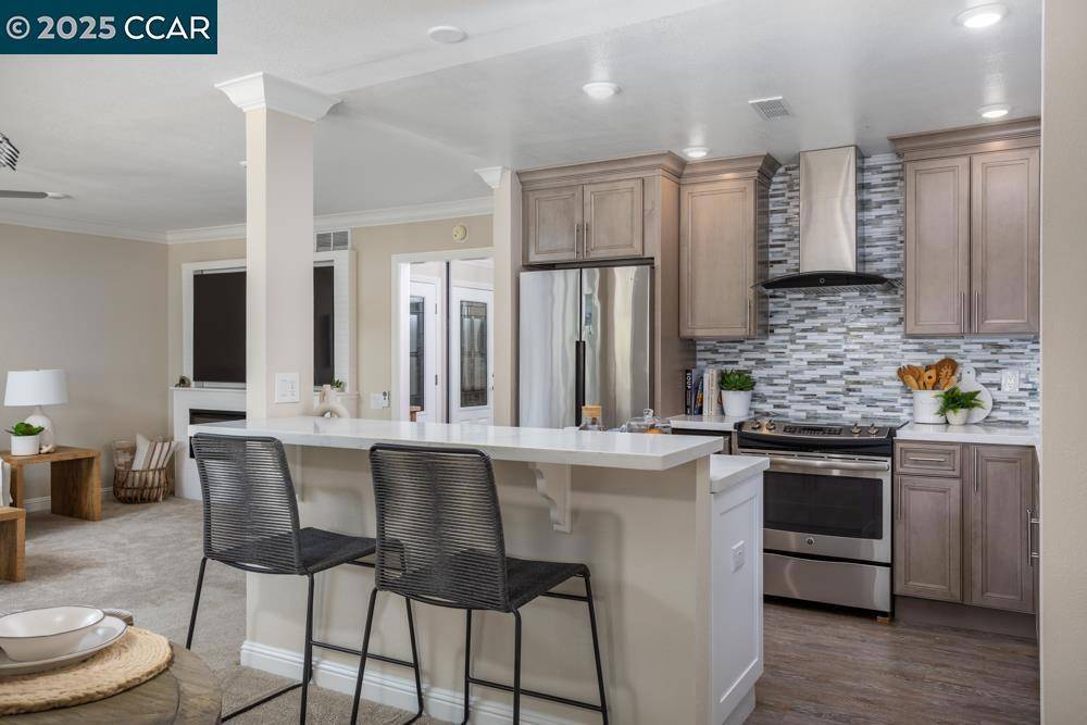 Walnut Creek, CA 94595,1115 Oakmont Dr #5