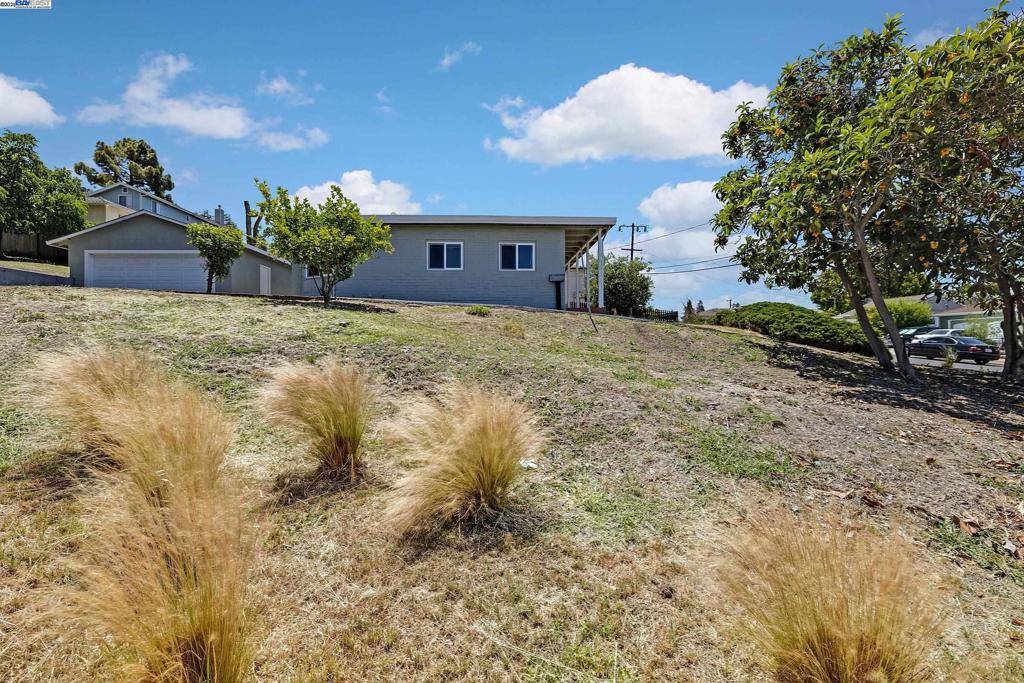 Hayward, CA 94541,22754 Bayview Ave