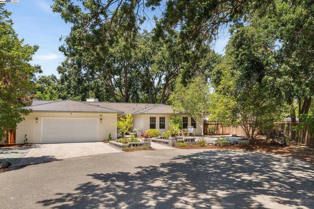 Danville, CA 94526,20 Donna Ln