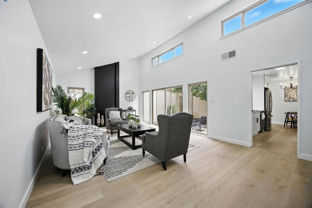 Alameda, CA 94502,3200 Fiji Ln