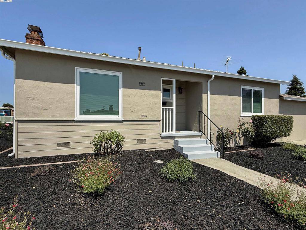 Castro Valley, CA 94546,22108 Moyers St